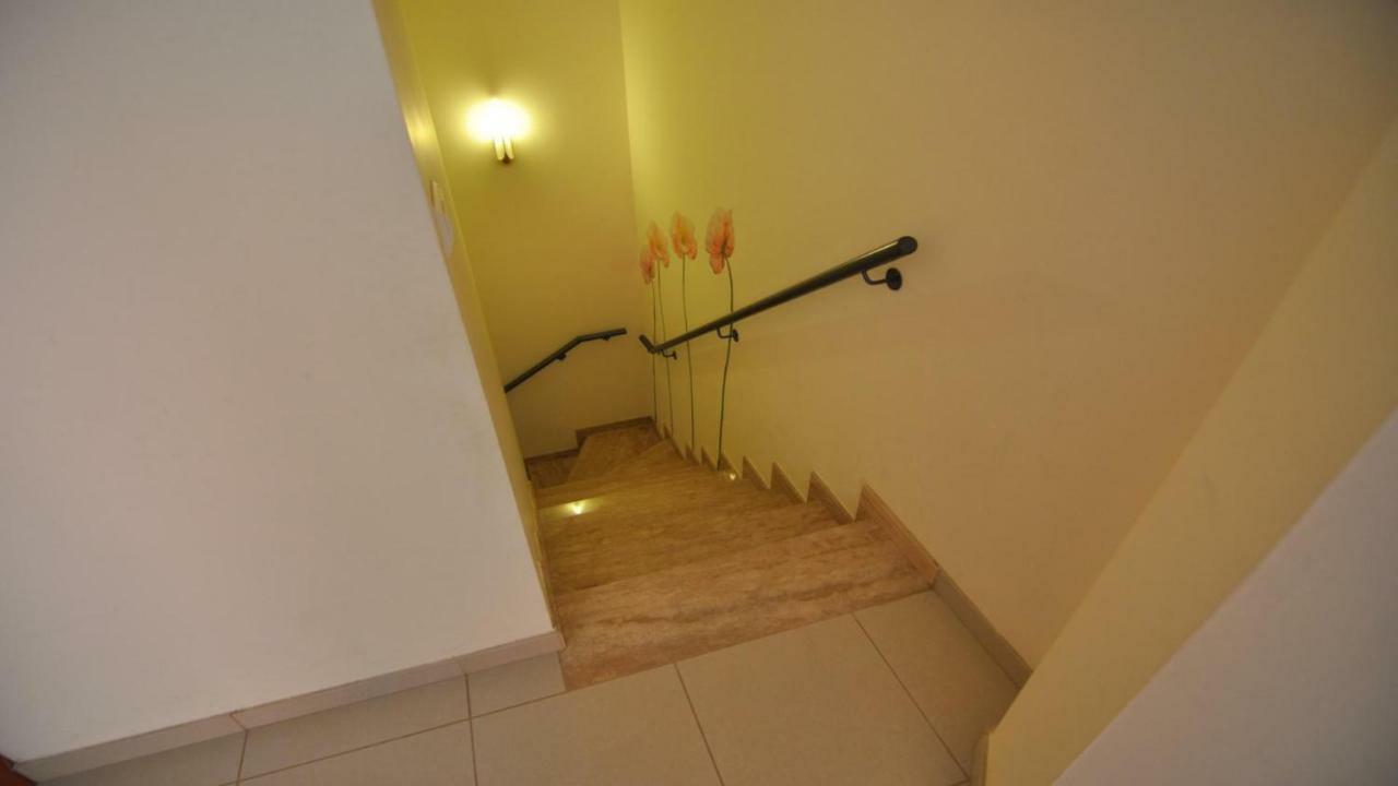 Roses Confort Beach Ev Milleni ภายนอก รูปภาพ