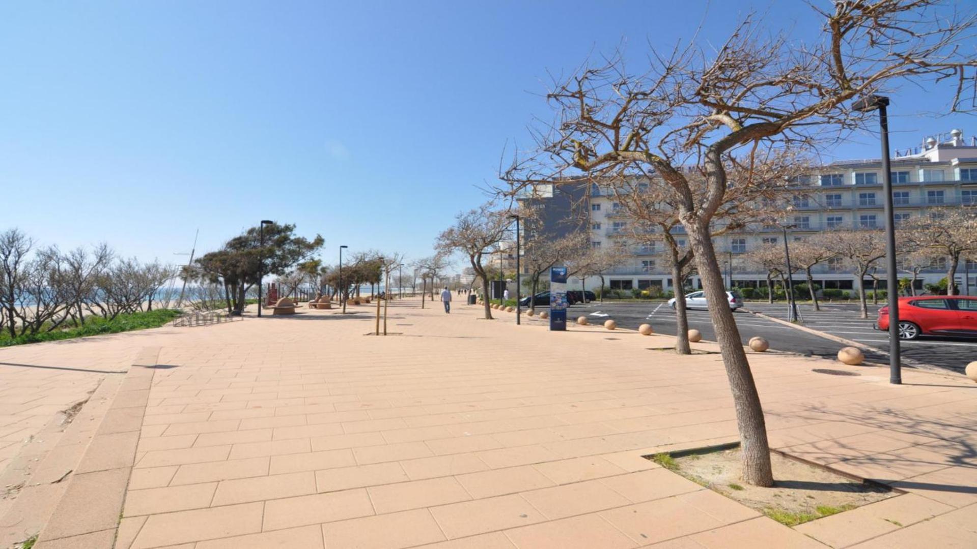 Roses Confort Beach Ev Milleni ภายนอก รูปภาพ